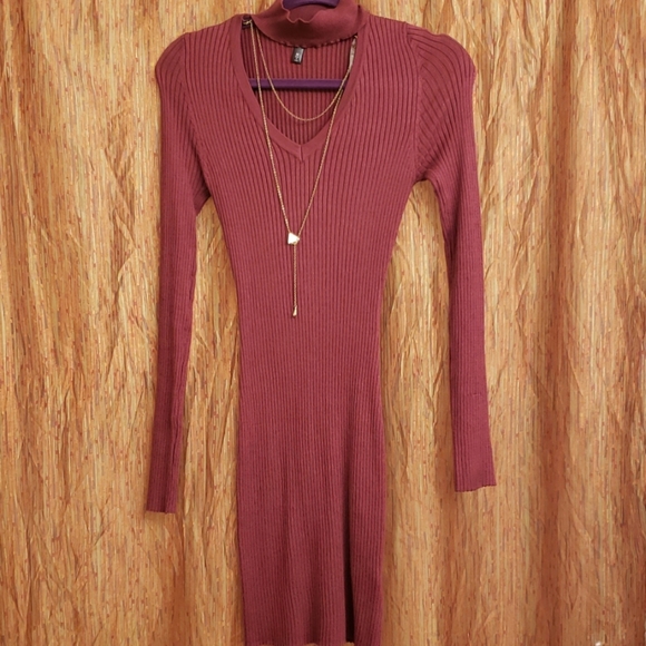 Clothing - Picture 2 of 4